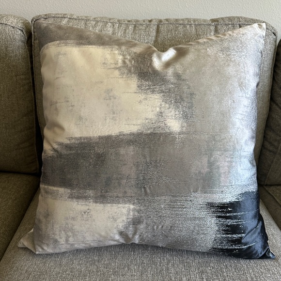 Z Gallerie Modern Silver, black, ivory 24”x24”pillow cover set of 2. - Picture 4 of 11